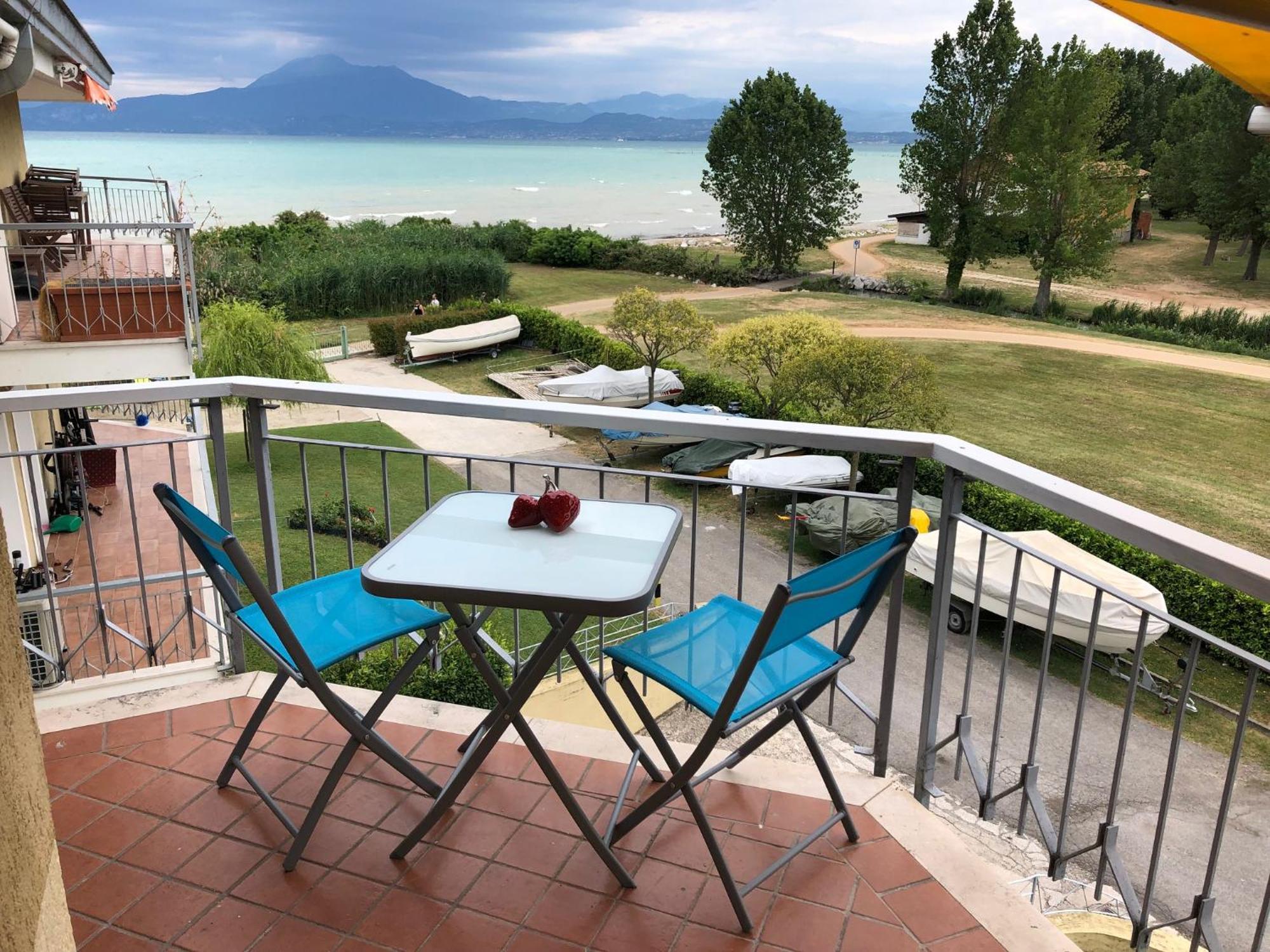 Seeblickwohnung Sirmione - Fronte Lago Mit Privatsteg 외부 사진